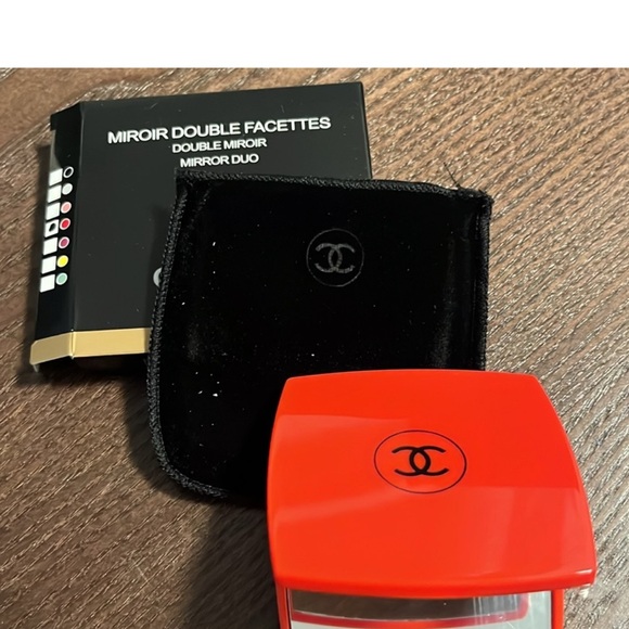 Chanel Beauty Mirror Double Face NEW - Picture 2 of 5